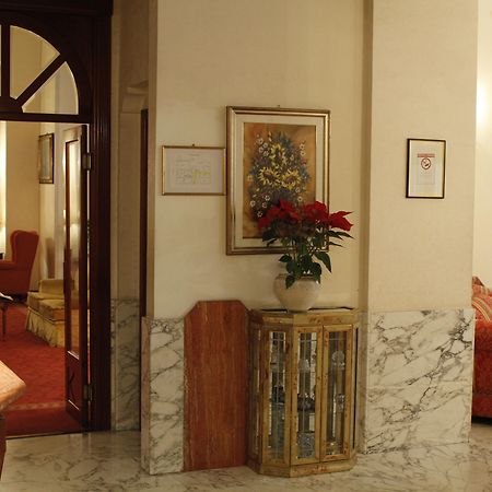 Hotel Pace Elvezia Roma Esterno foto