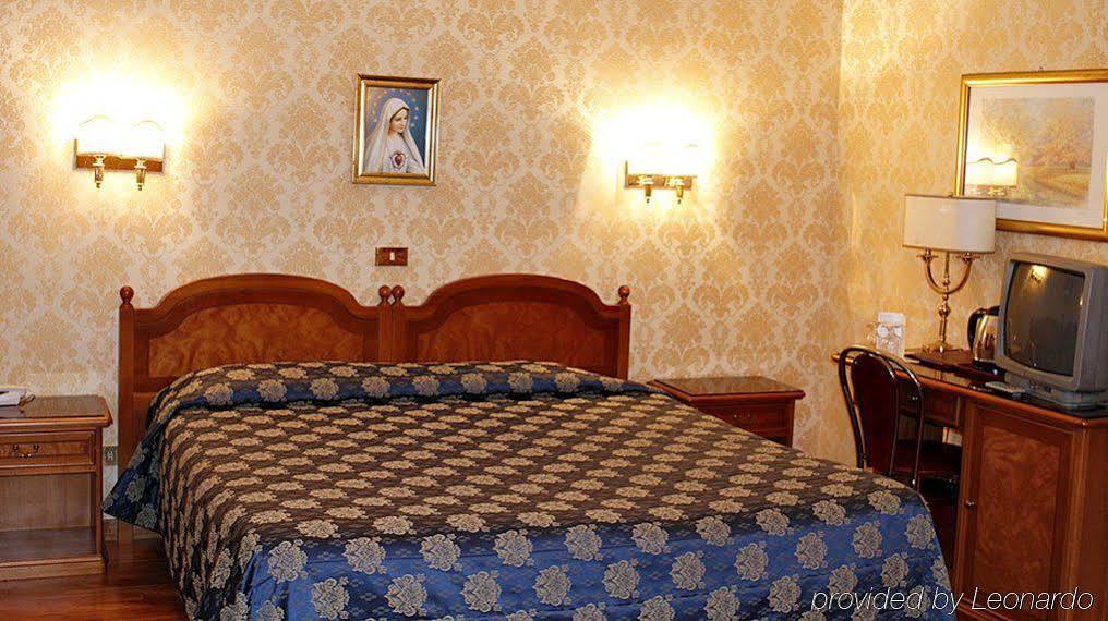 Hotel Pace Elvezia Roma Esterno foto