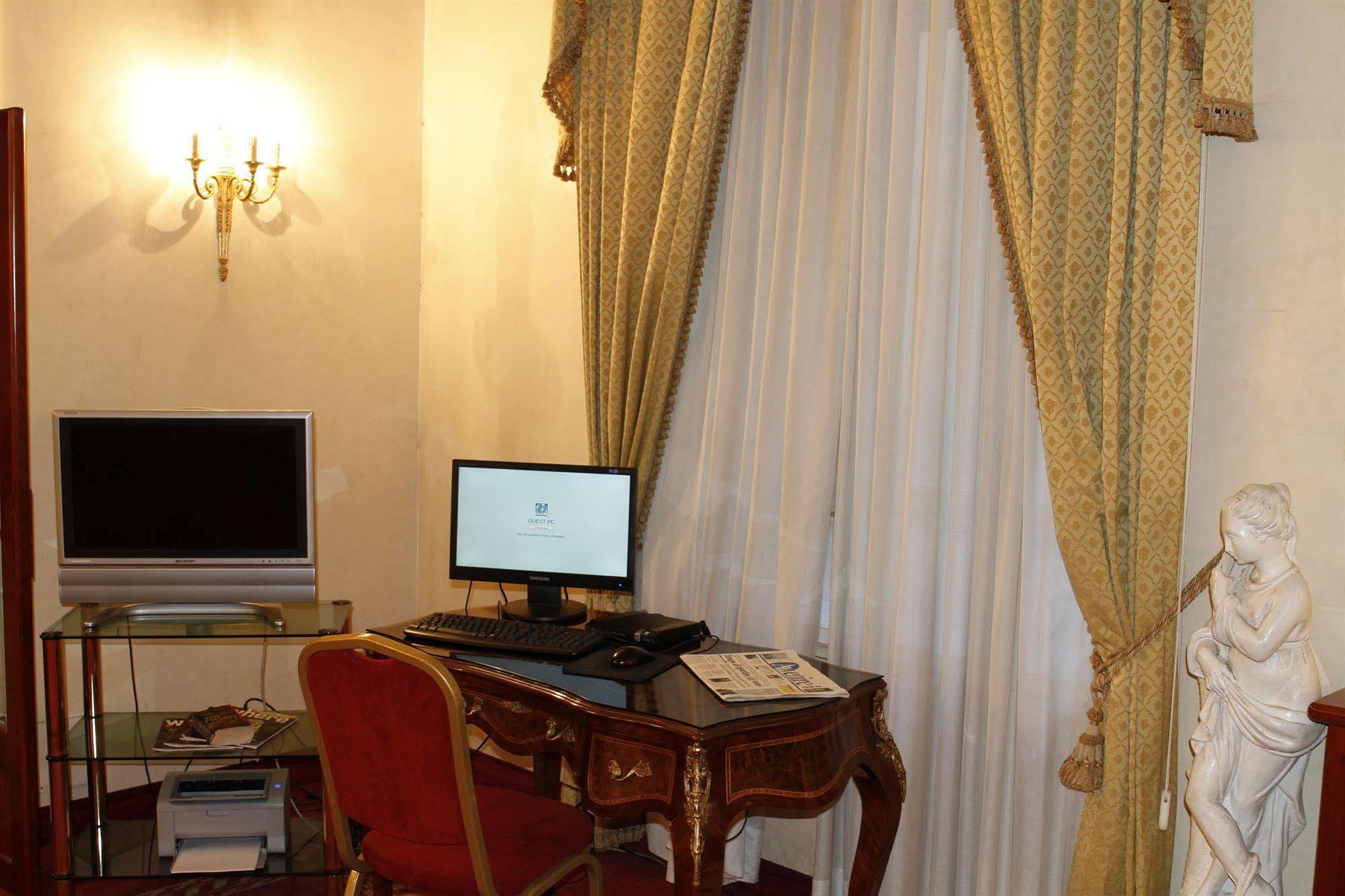 Hotel Pace Elvezia Roma Esterno foto