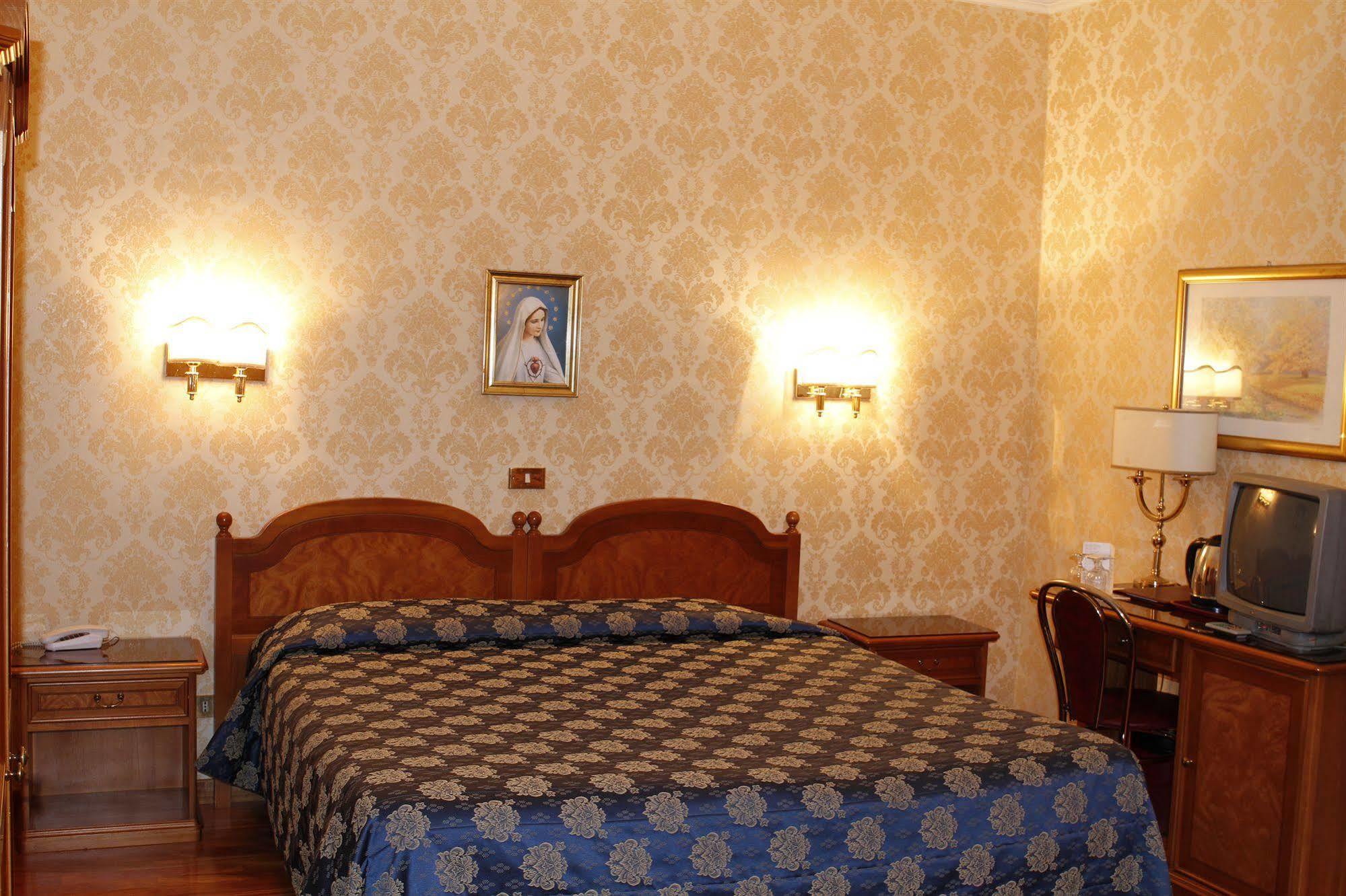 Hotel Pace Elvezia Roma Esterno foto